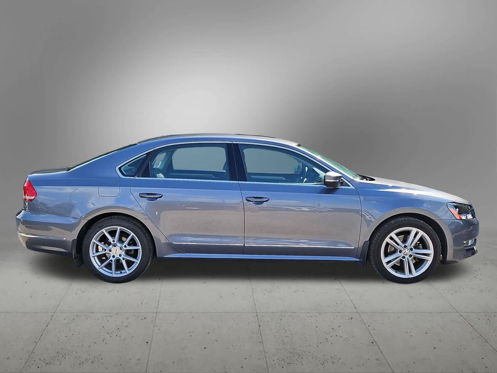 Used 2015 Volkswagen Passat 1.8T SE FWD image 5