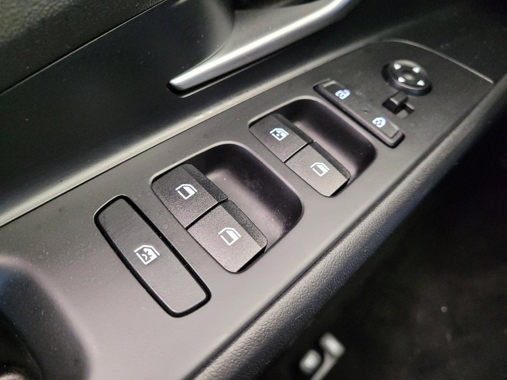 Used 2023 Hyundai Elantra SEL FWD image 27