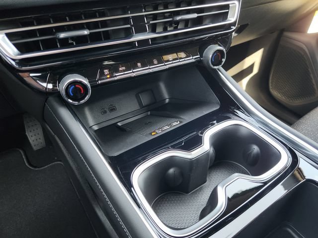 New 2027 Chevrolet Traverse LT FWD image 21