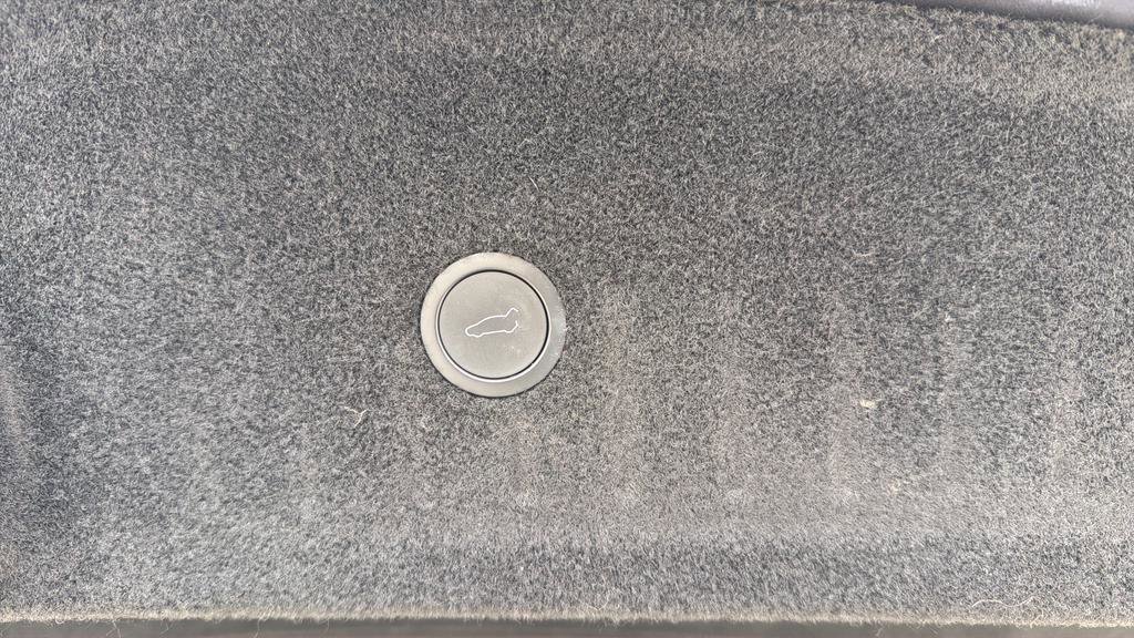 Used 2022 Tesla Model S Plaid image 15