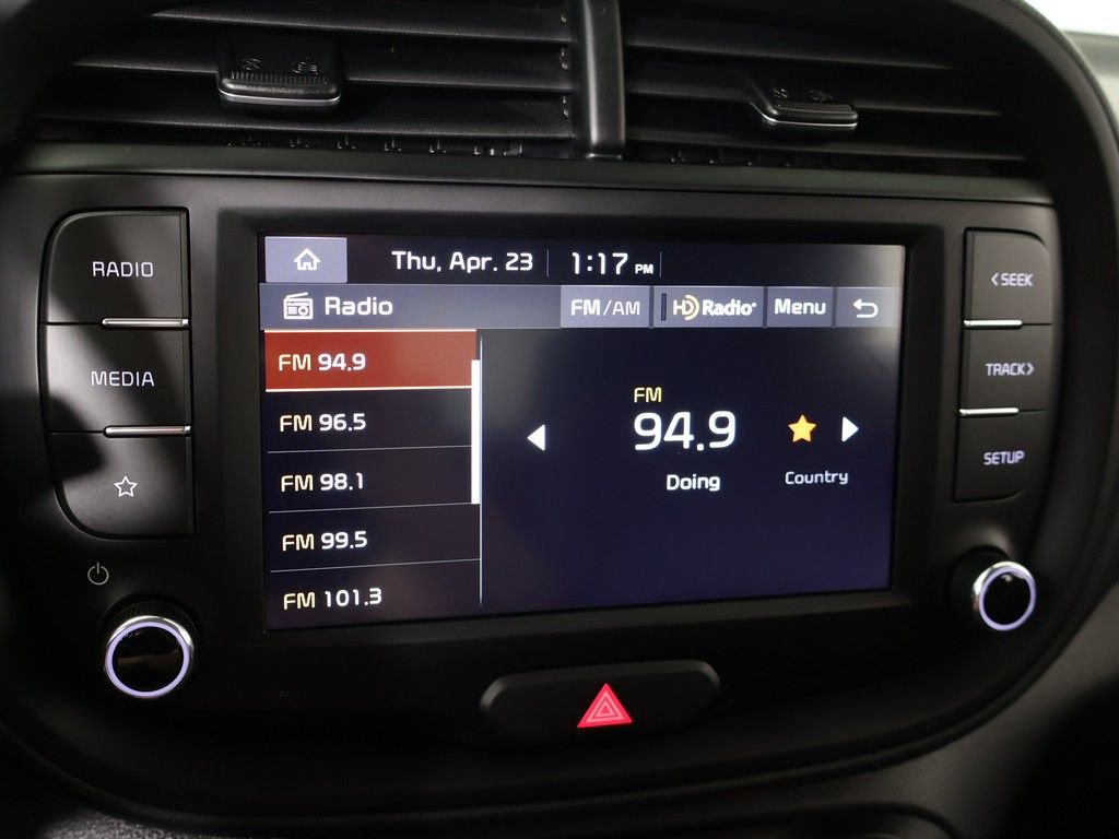 Used 2025 Kia Soul LX w/ LX Technology Package FWD image 41