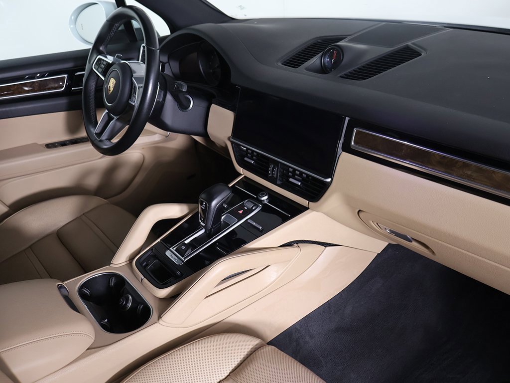 Used 2023 Porsche Cayenne Platinum Edition image 29