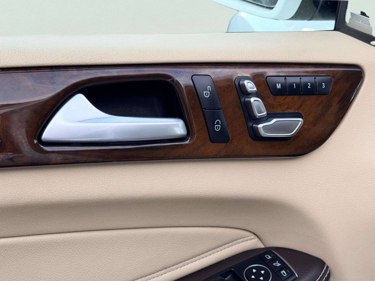 Used 2019 Mercedes-Benz GLS 550 4MATIC image 18