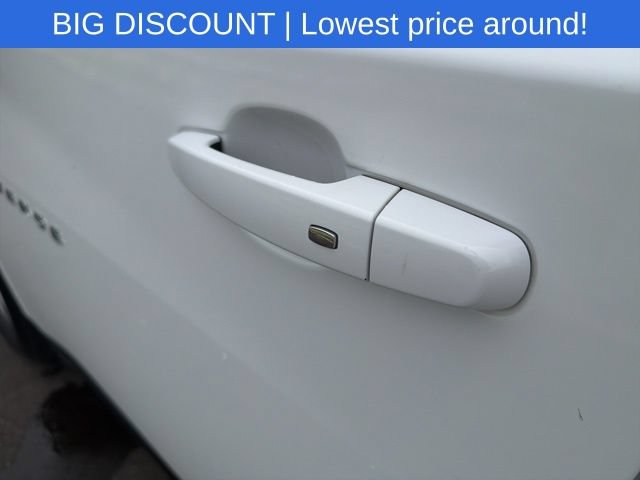 Used 2023 Chevrolet Traverse LT AWD/4WD image 25