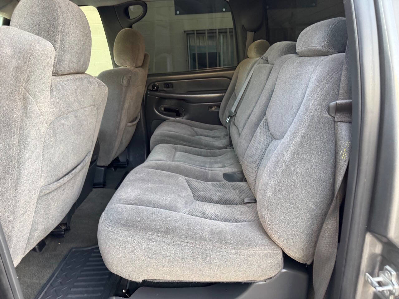 Used 2006 Chevrolet Silverado 2500 LT w/ Heavy-Duty Power Package image 32