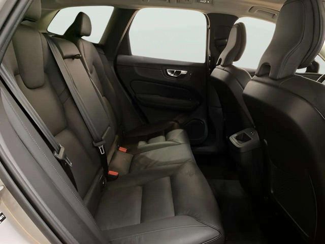 Used 2025 Volvo XC60 B5 Plus AWD/4WD image 72