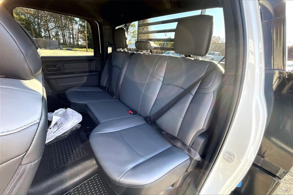 Used 2024 RAM 5500 Tradesman w/ Chrome Appearance Group image 19