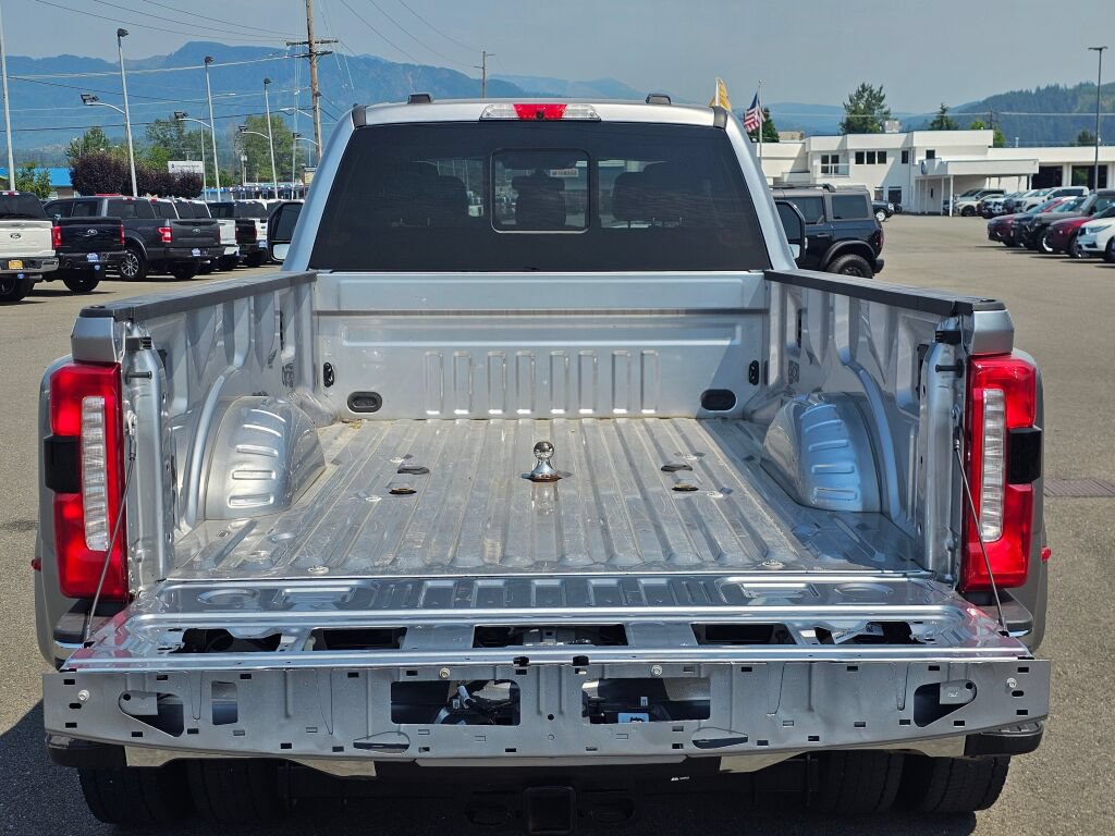 Certified 2024 Ford F450 Lariat w/ Chrome Package AWD/4WD image 8