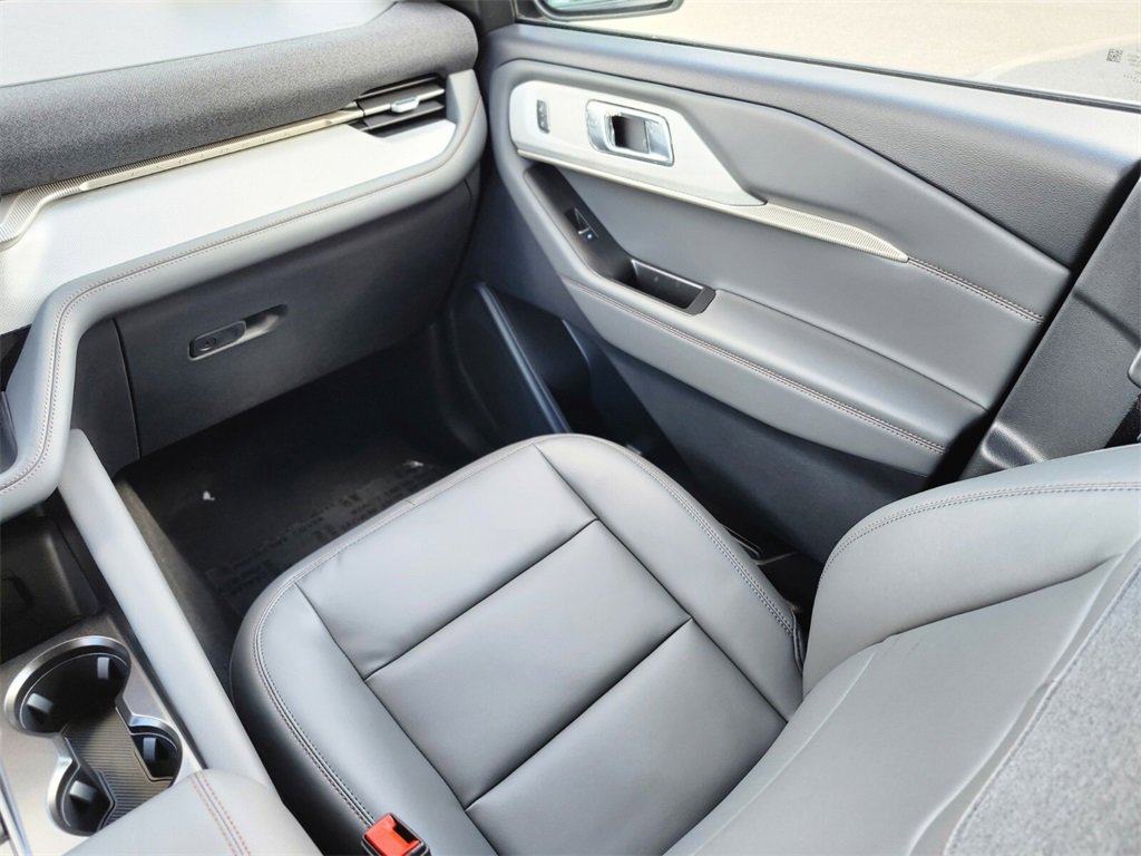 New 2026 Ford Explorer Active image 15