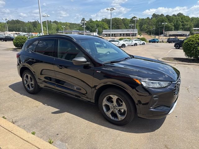 Used 2024 Ford Escape ST-Line w/ Tech Pack #1 AWD/4WD image 6
