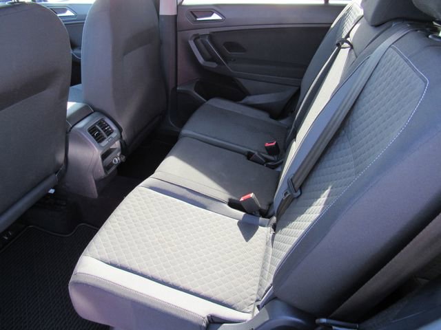 Used 2021 Volkswagen Tiguan S image 15