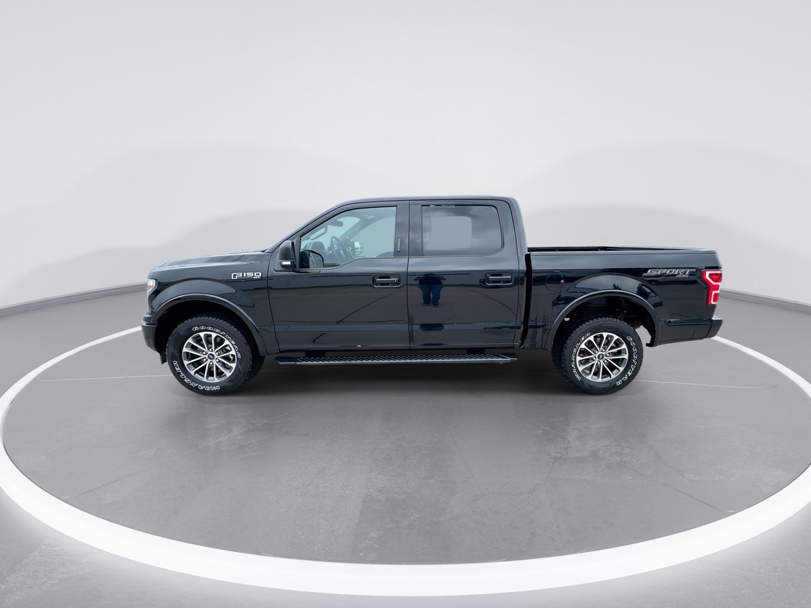 Used 2020 Ford F150 XLT w/ Equipment Group 302A Luxury AWD/4WD image 5