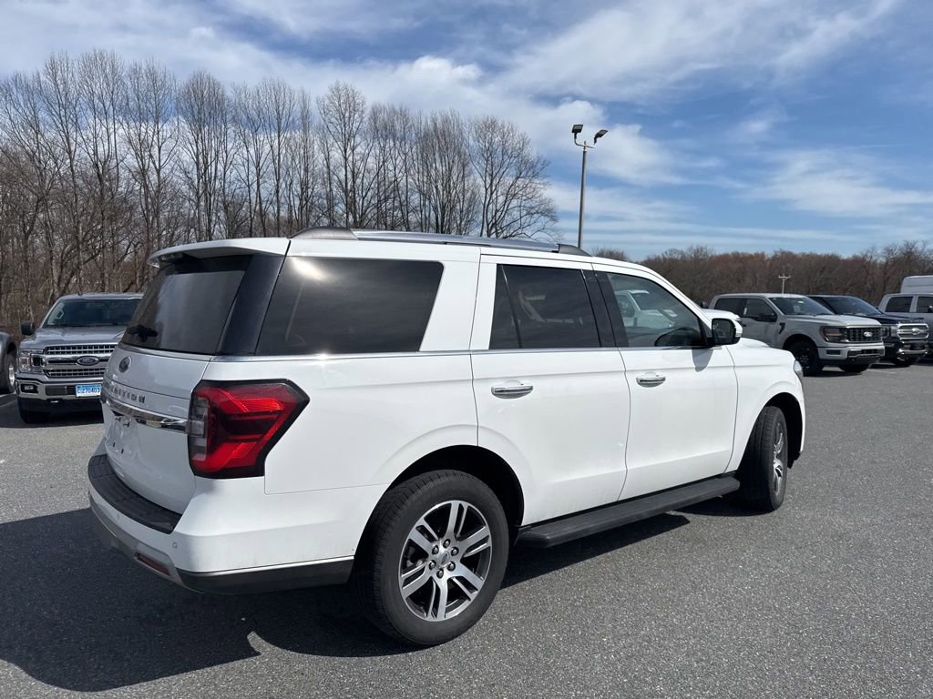 Used 2024 Ford Expedition Limited image 6