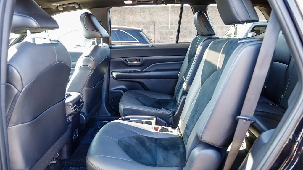 Used 2024 Toyota Grand Highlander AWD Hybrid image 20