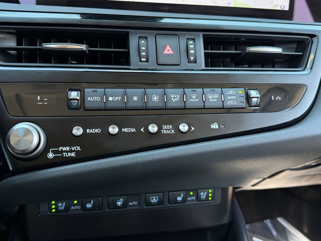 Used 2024 Lexus ES 300h w/ Technology Package FWD image 21