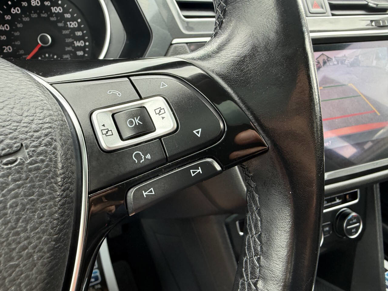 Used 2018 Volkswagen Tiguan SEL image 14
