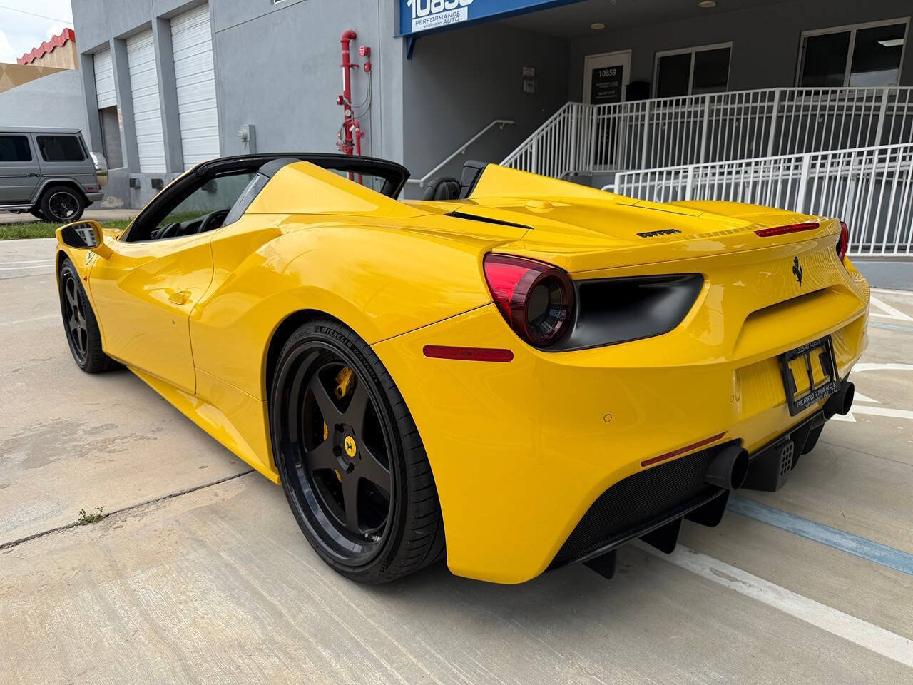 Used 2017 Ferrari 488 Spider RWD image 10