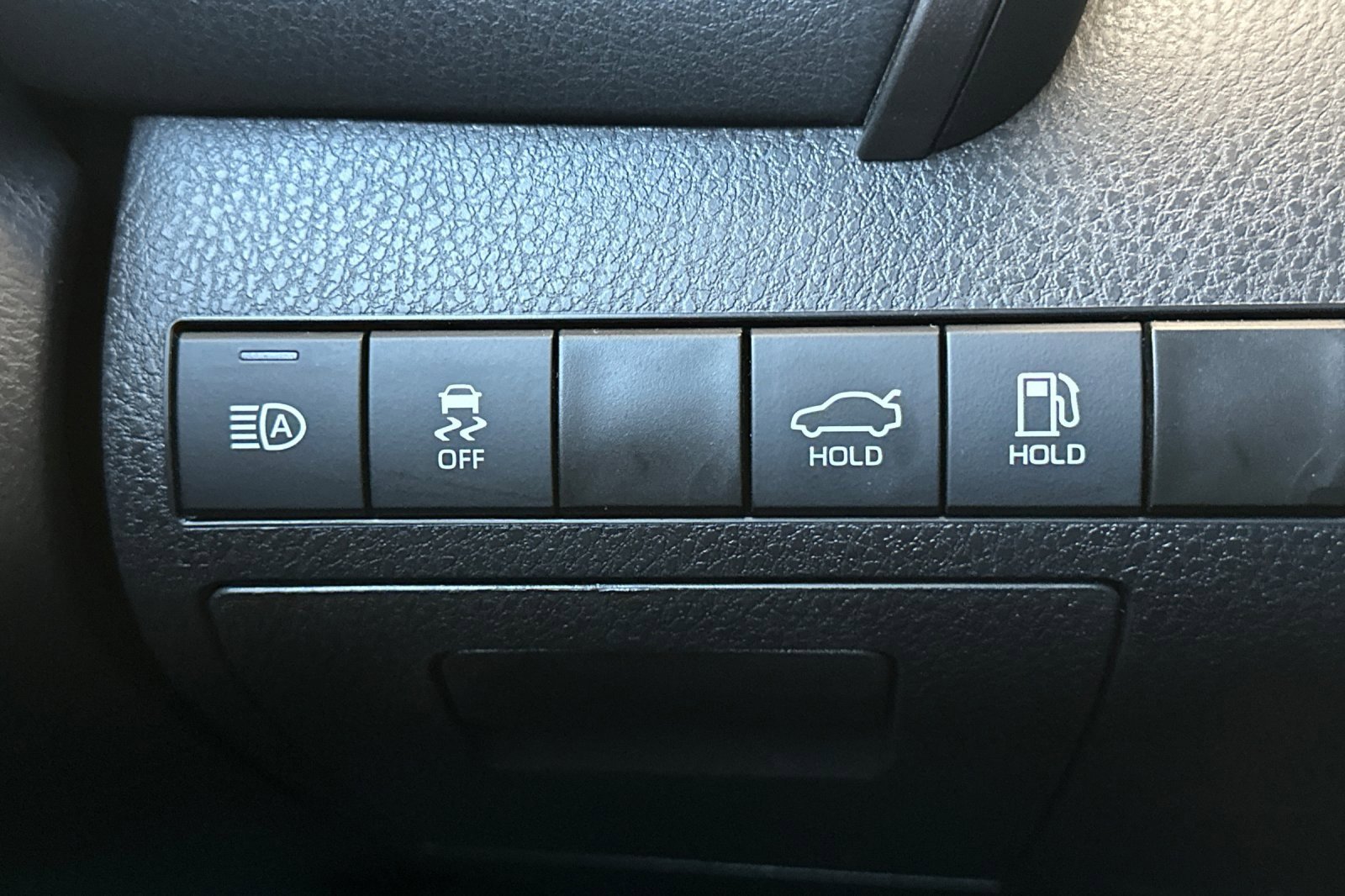 Used 2023 Toyota Camry LE image 34