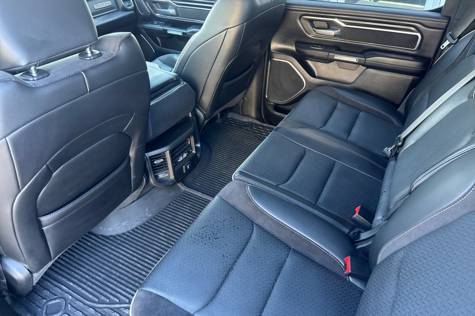 Used 2024 RAM 1500 Laramie AWD/4WD image 15