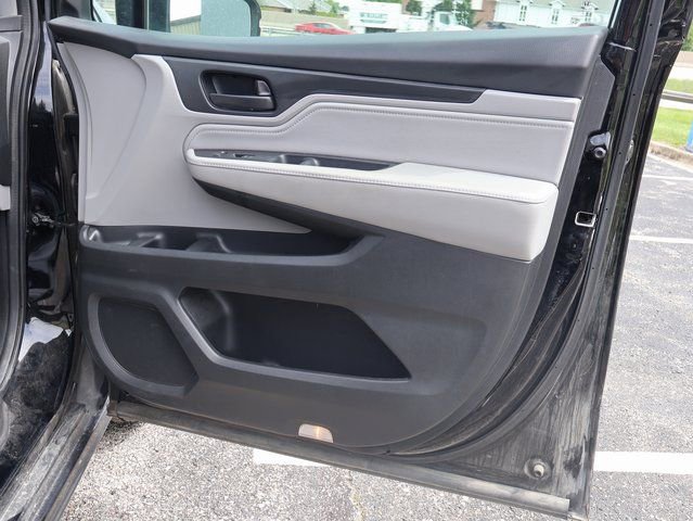 Used 2018 Honda Odyssey Touring image 11