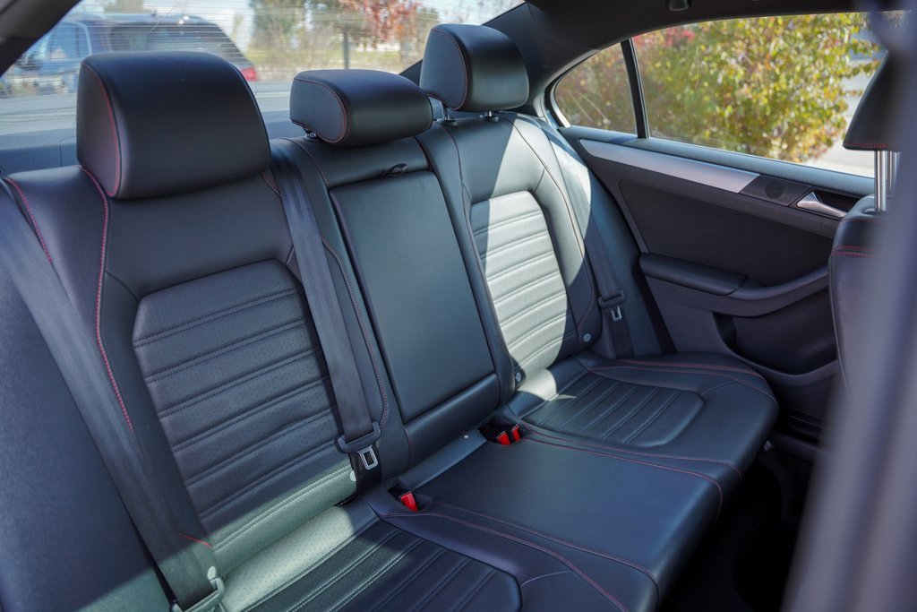 Used 2014 Volkswagen Jetta GLI Autobahn image 30