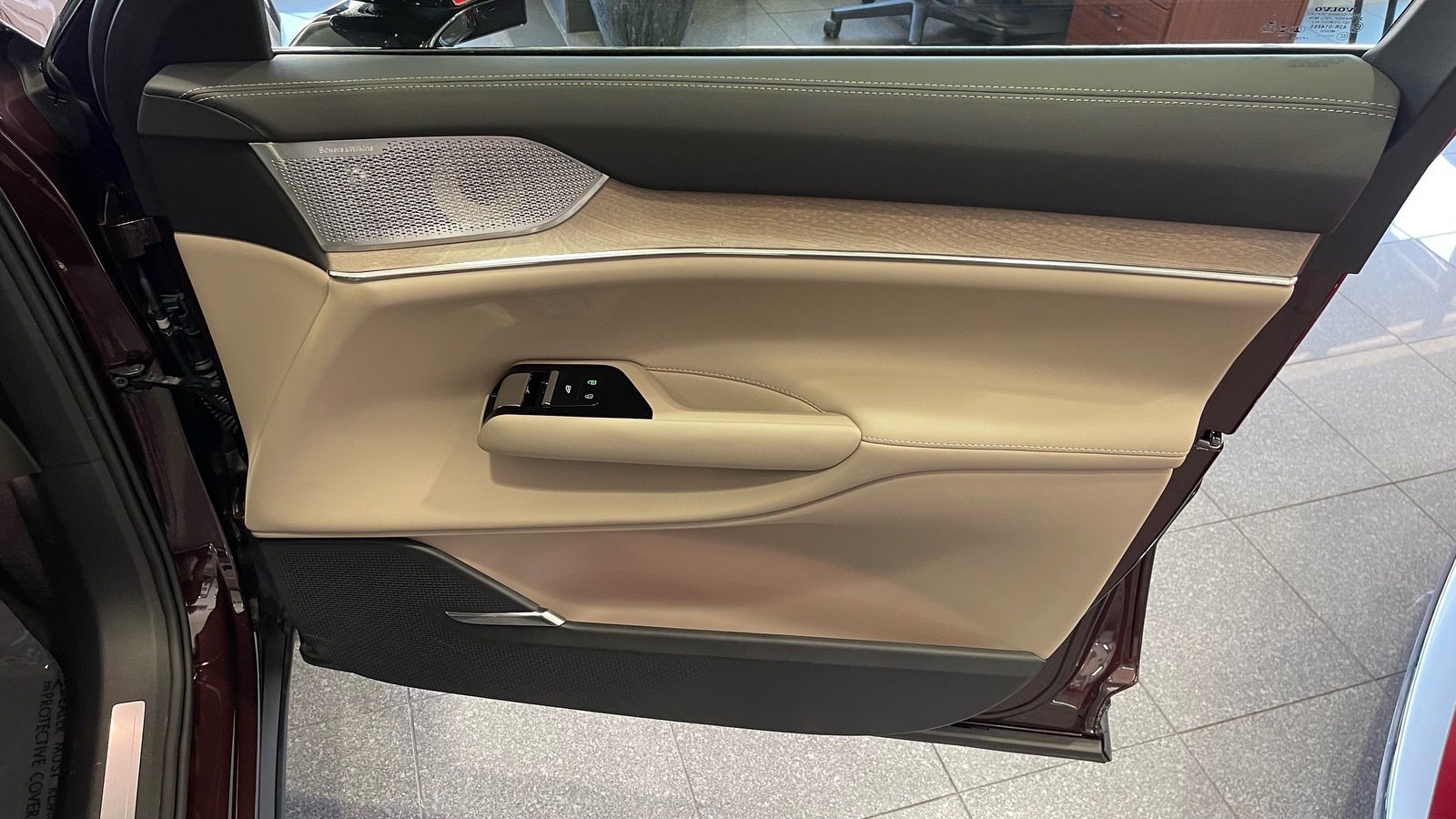 Used 2025 Volvo EX90 Ultra image 39