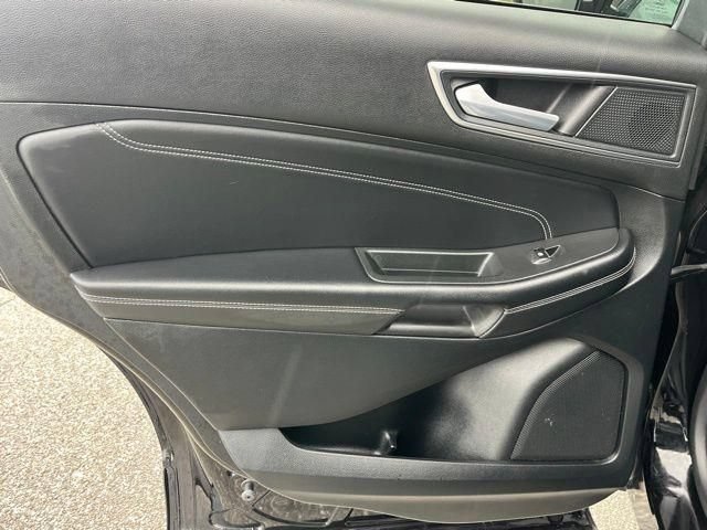 Used 2023 Ford Edge Titanium AWD/4WD image 19