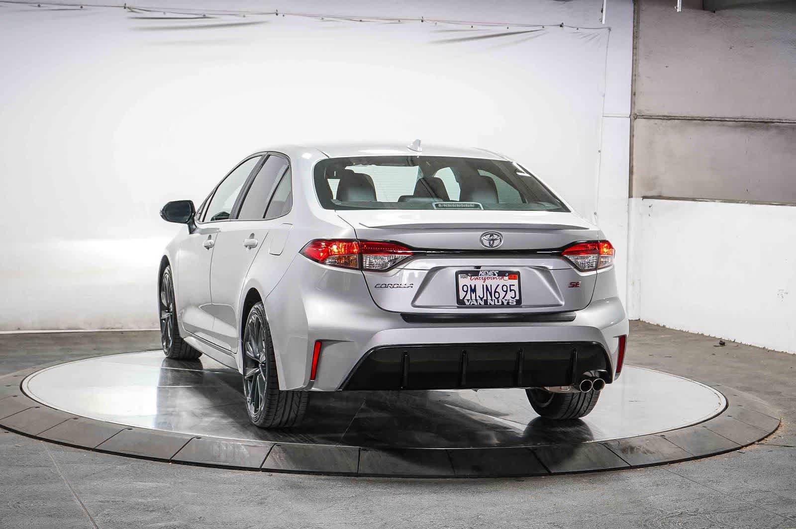 Certified 2024 Toyota Corolla SE FWD image 4