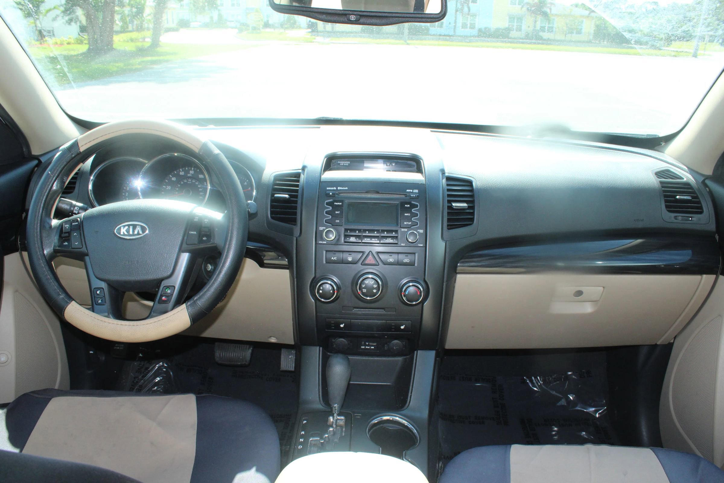 Used 2012 Kia Sorento LX w/ Convenience Pkg FWD image 8