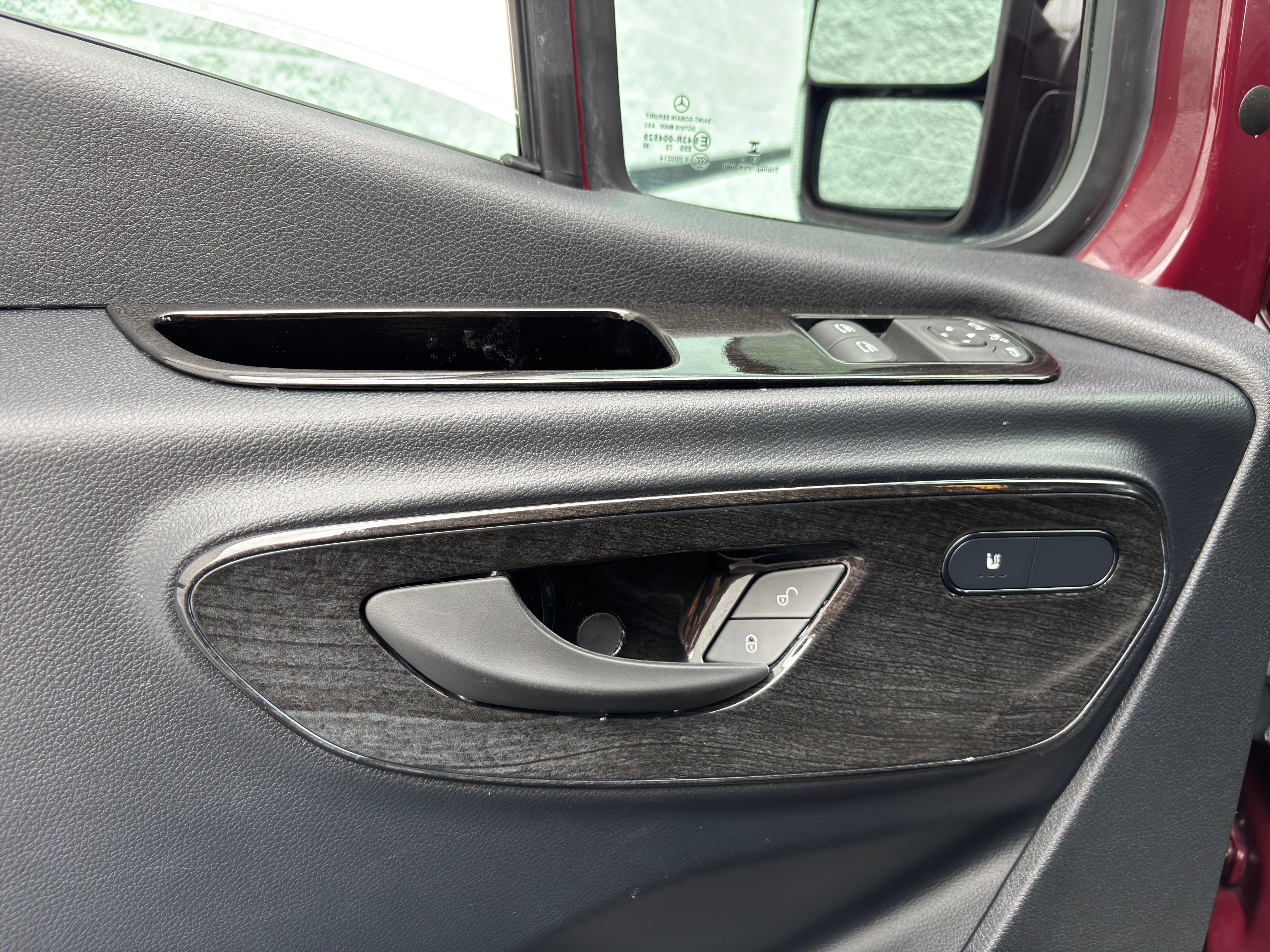 Used 2024 Mercedes-Benz Sprinter 2500 image 18