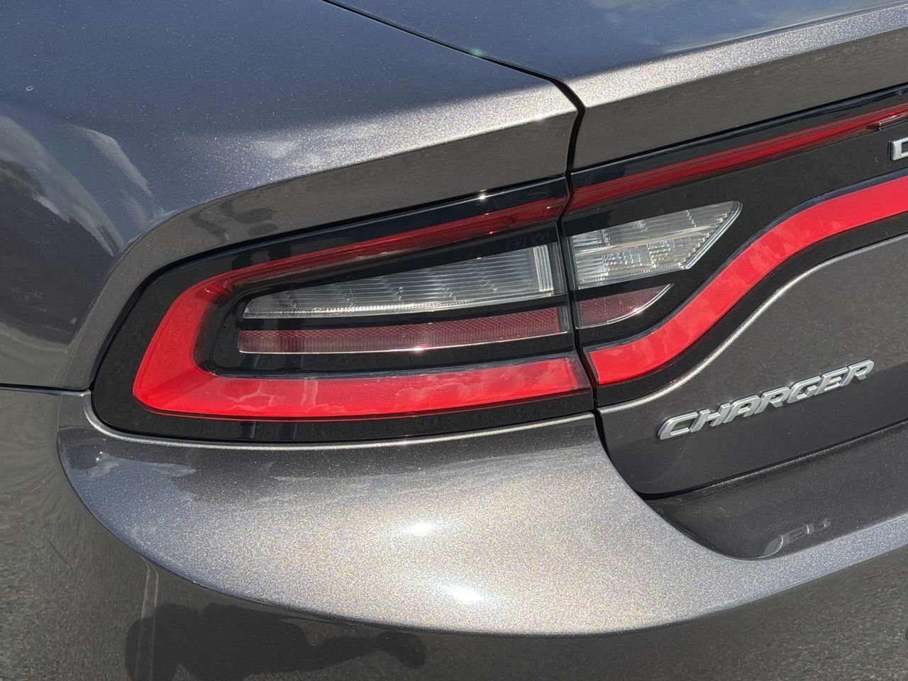 Used 2020 Dodge Charger SXT RWD image 6