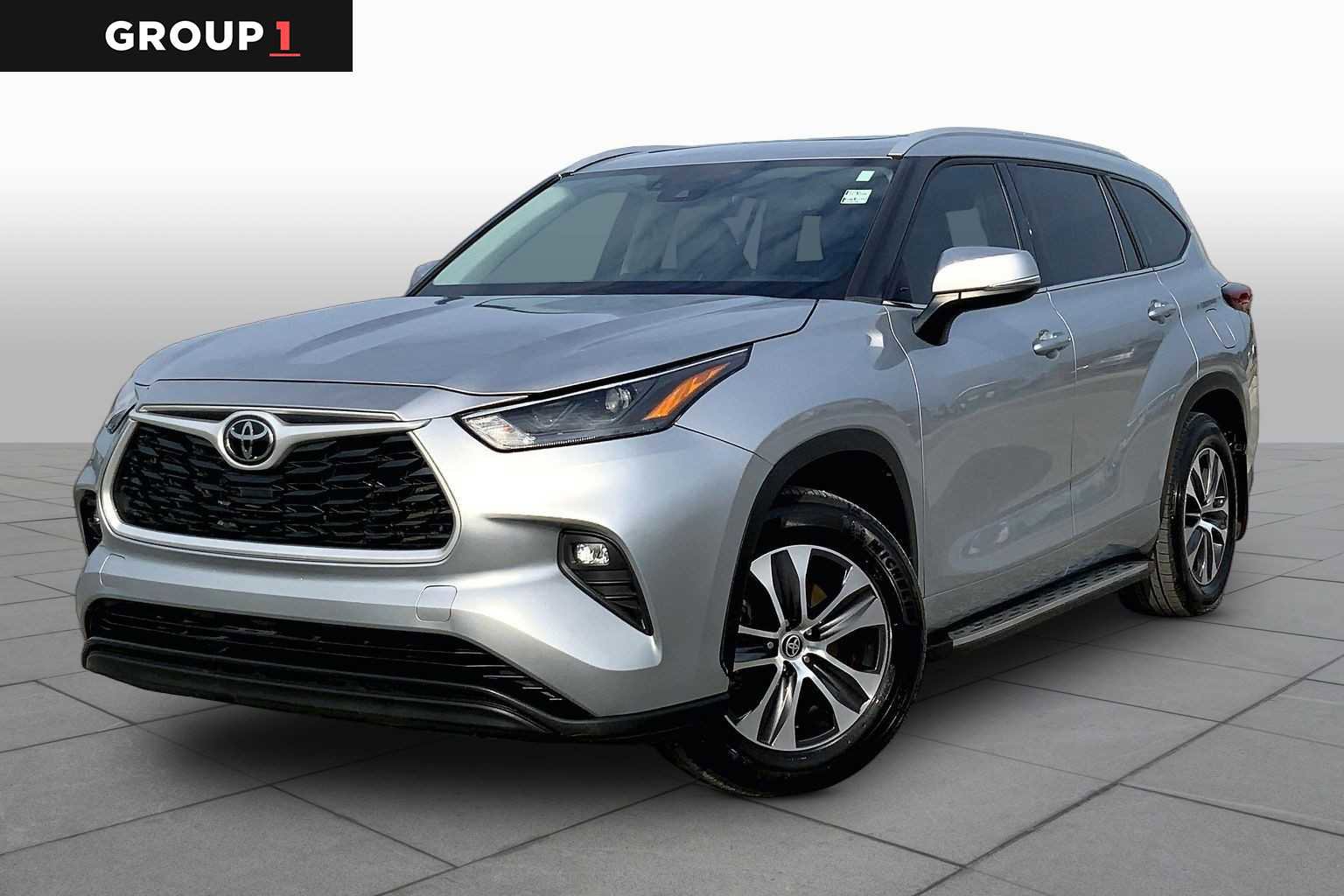 Used 2022 Toyota Highlander XLE FWD image 1