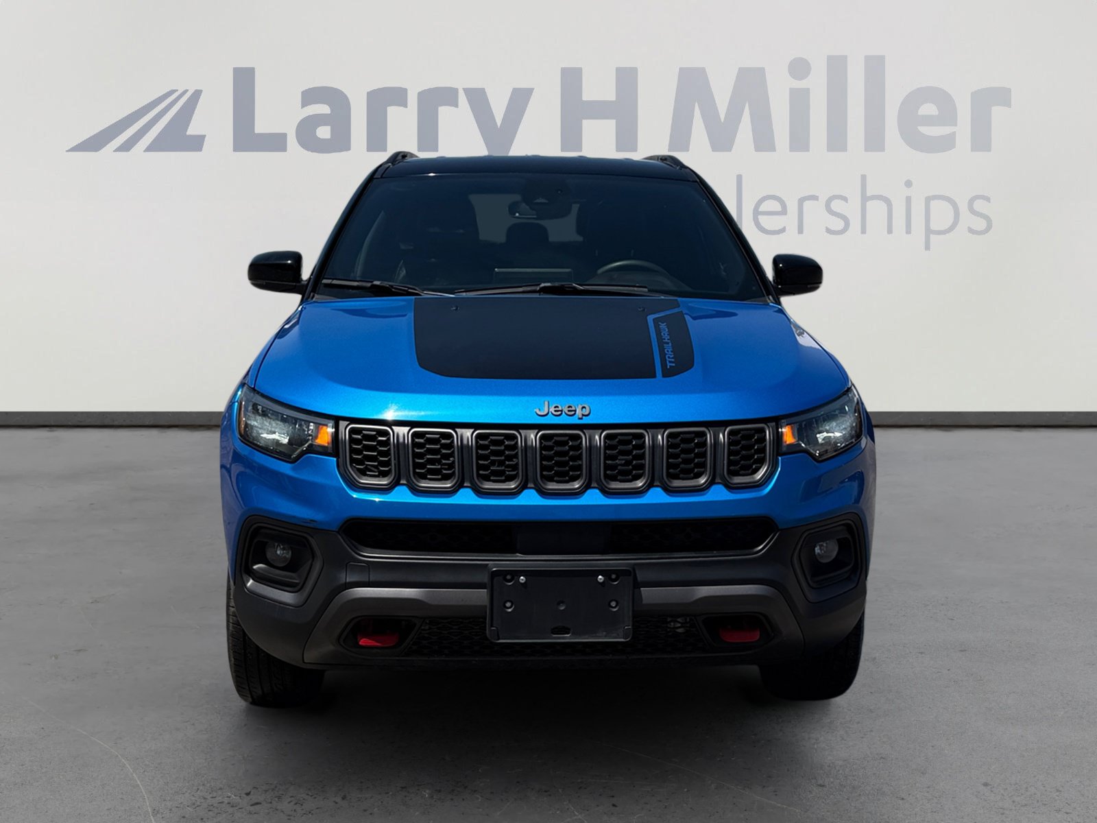 Used 2025 Jeep Compass Trailhawk AWD/4WD image 8