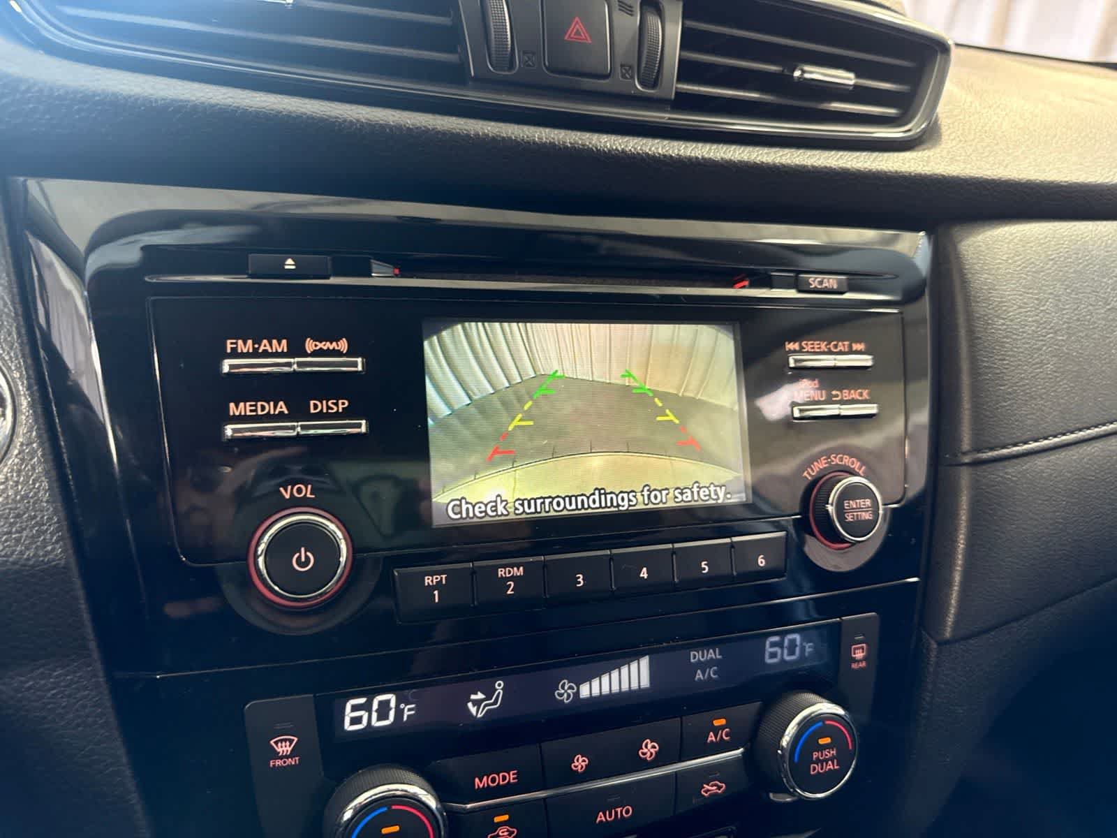Used 2017 Nissan Rogue SV FWD image 28
