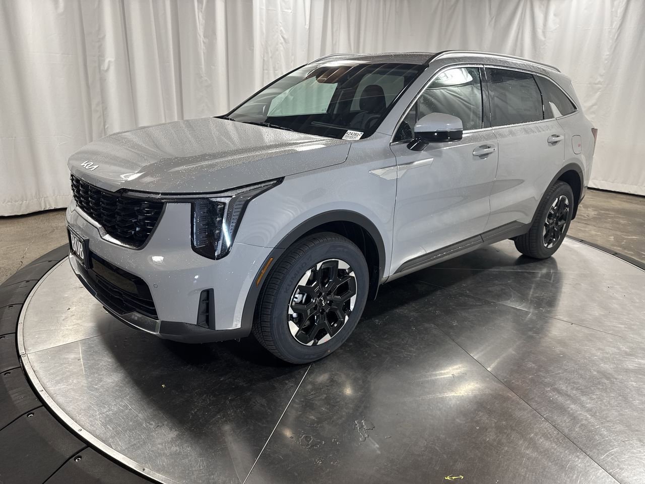 New 2025 Kia Sorento S