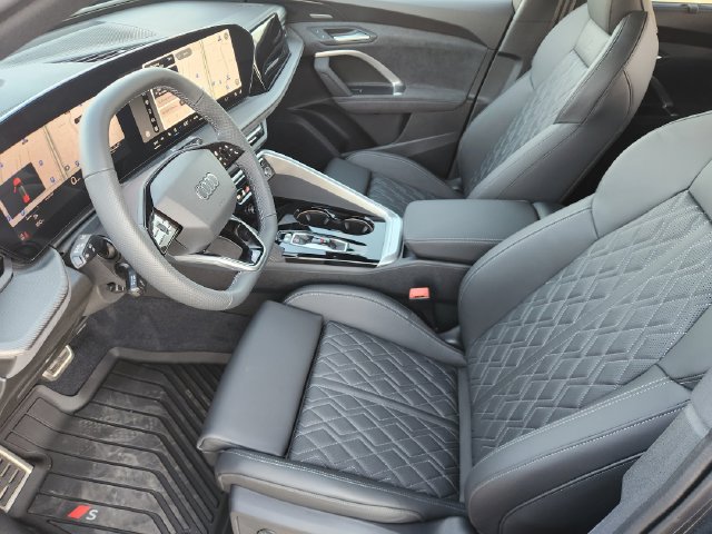 Used 2026 Audi SQ5 Premium Plus AWD/4WD image 9