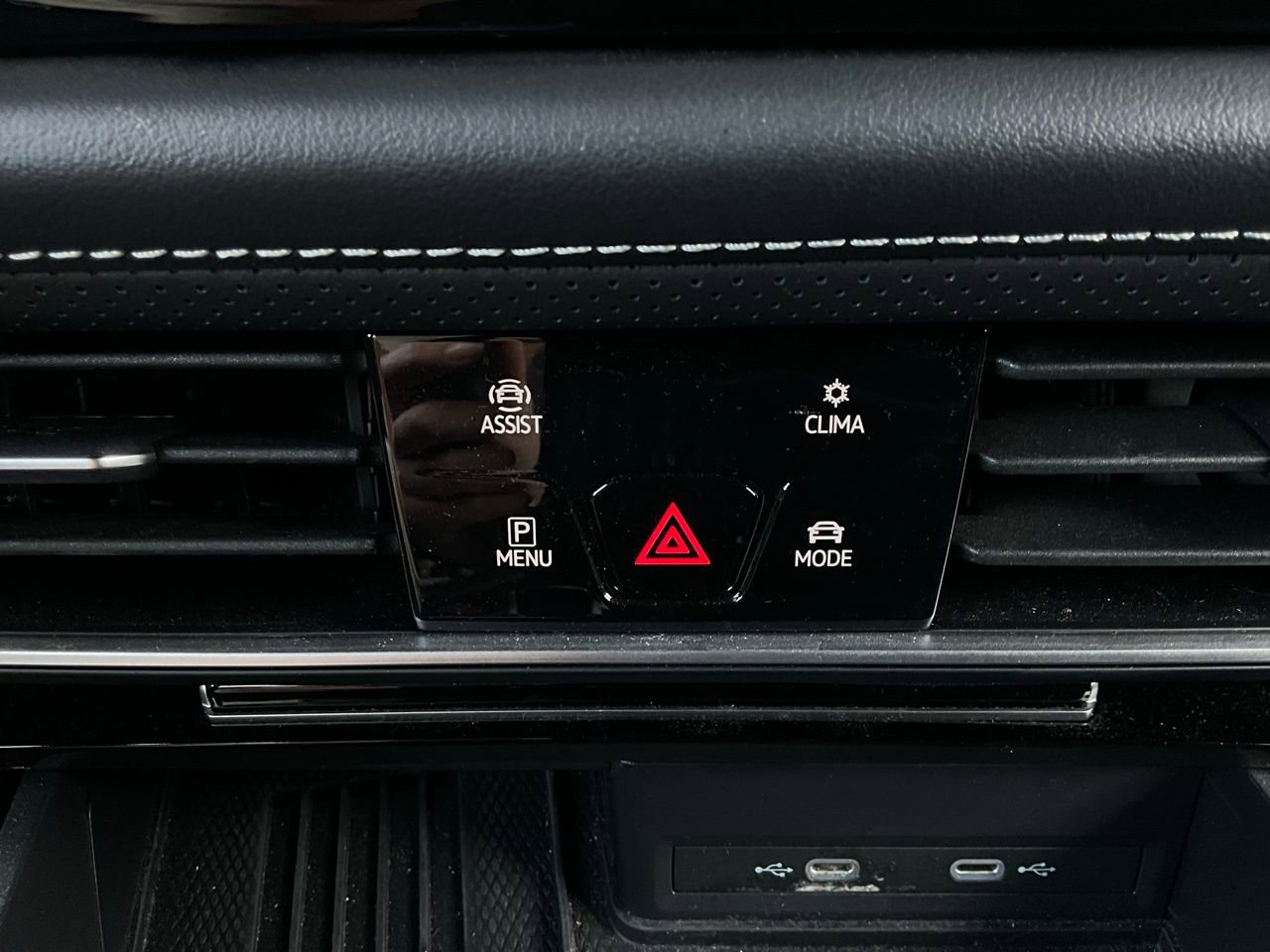 Used 2025 Volkswagen Atlas Cross Sport SE FWD image 28