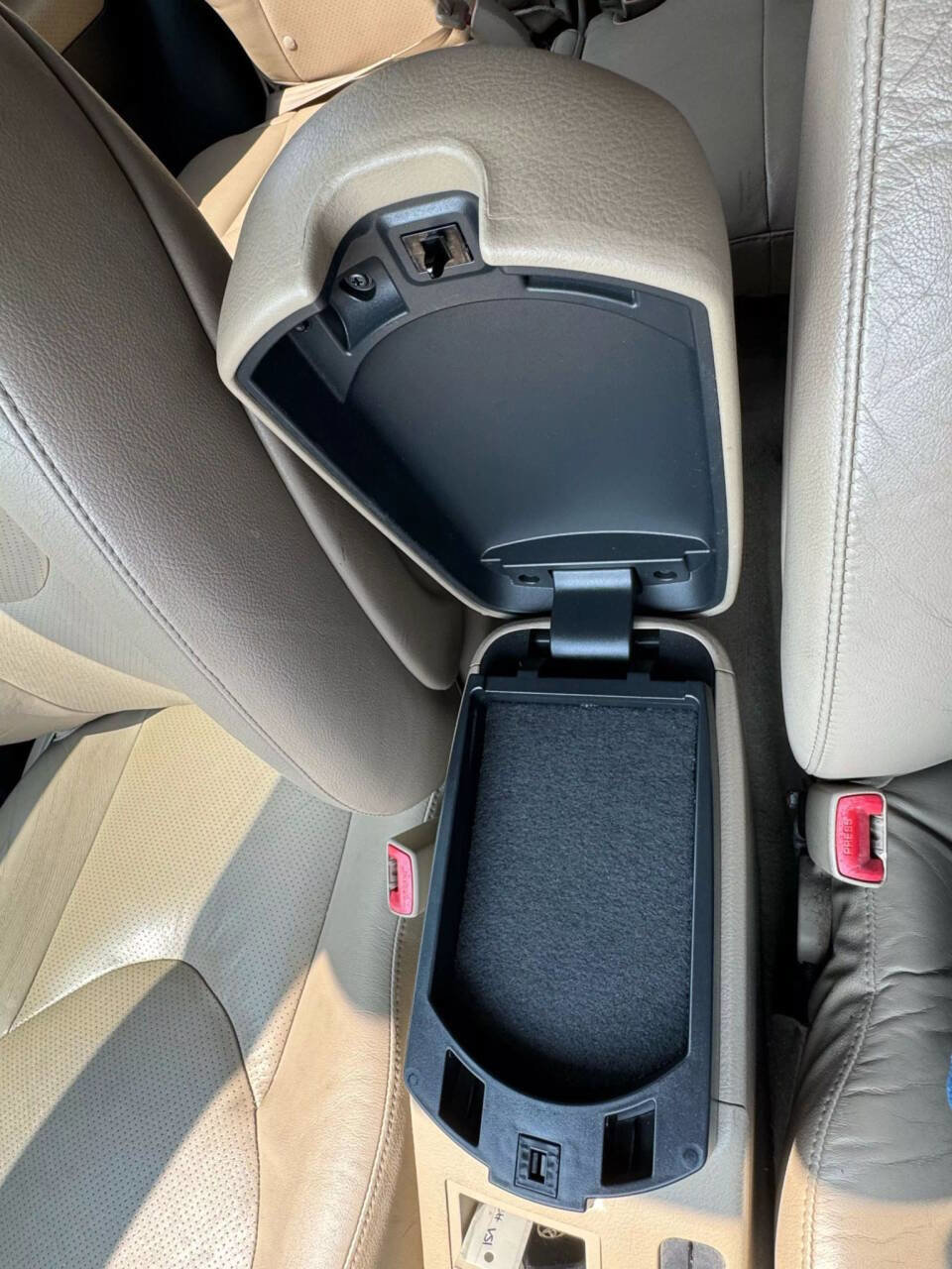 Used 2012 Toyota RAV4 Limited image 24