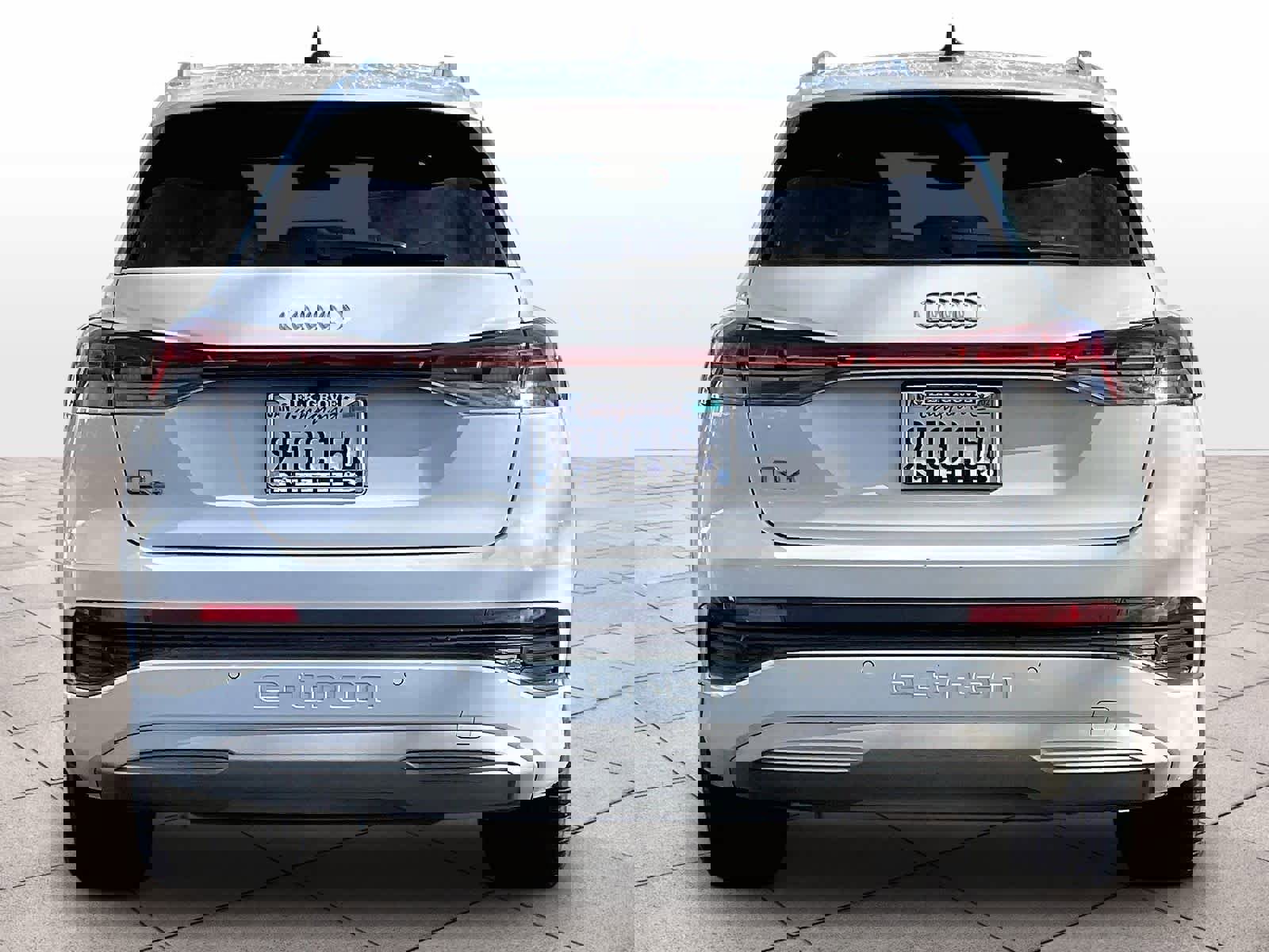 Used 2023 Audi Q4 e-tron Premium Plus image 7