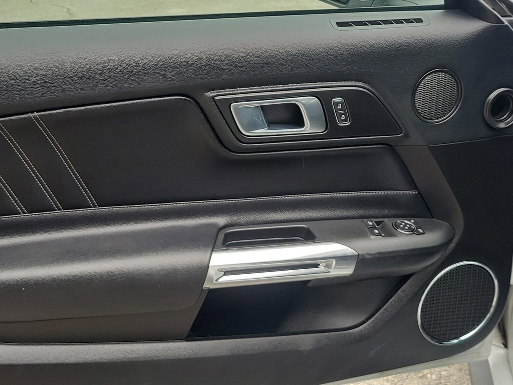 Used 2022 Ford Mustang Premium RWD image 17