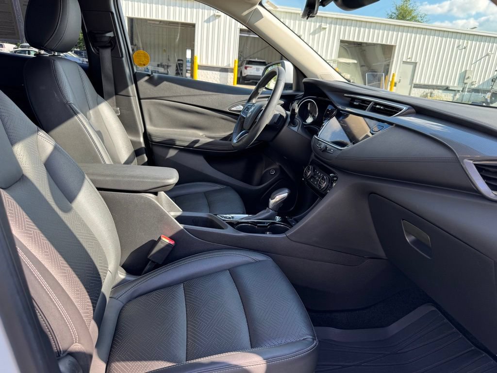 Certified 2022 Buick Encore GX Essence w/ Advanced Technology Package FWD image 34