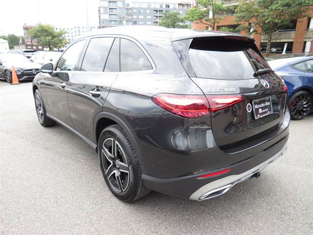 Used 2026 Mercedes-Benz GLC 300 4MATIC image 2