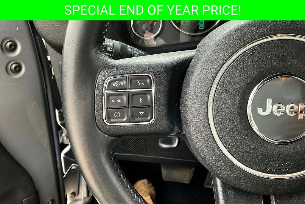 Used 2016 Jeep Wrangler Unlimited Rubicon w/ Connectivity Group image 11