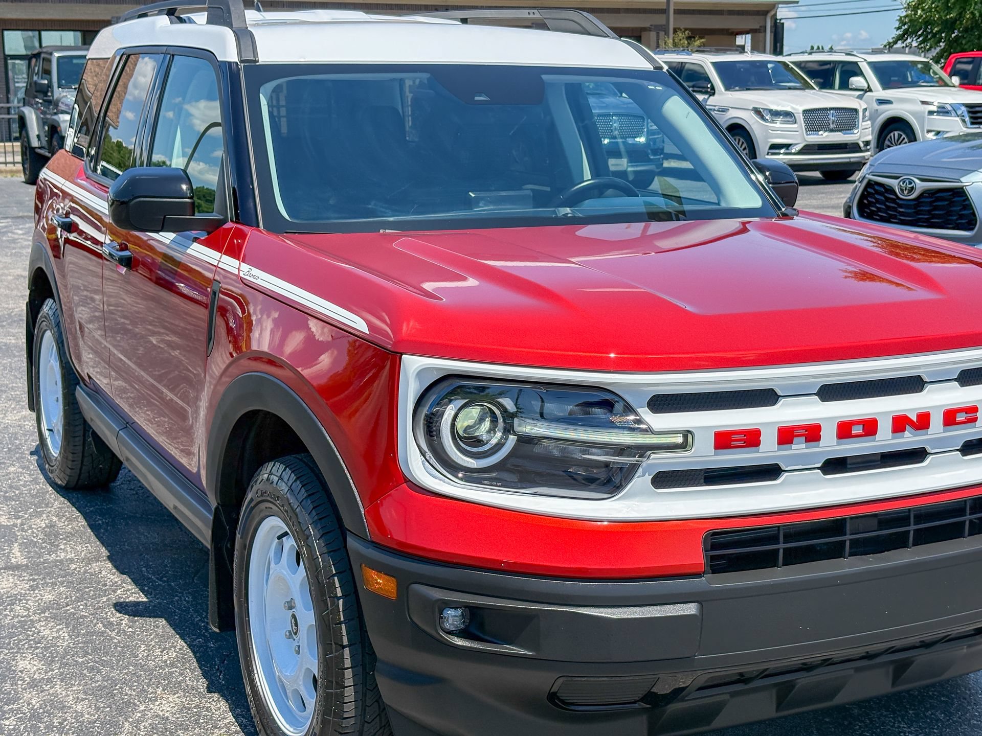 Used 2023 Ford Bronco Sport Heritage w/ Heritage Convenience Package AWD/4WD image 3