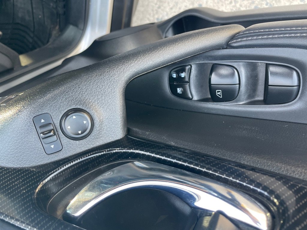 Used 2017 Nissan Rogue SL FWD image 17
