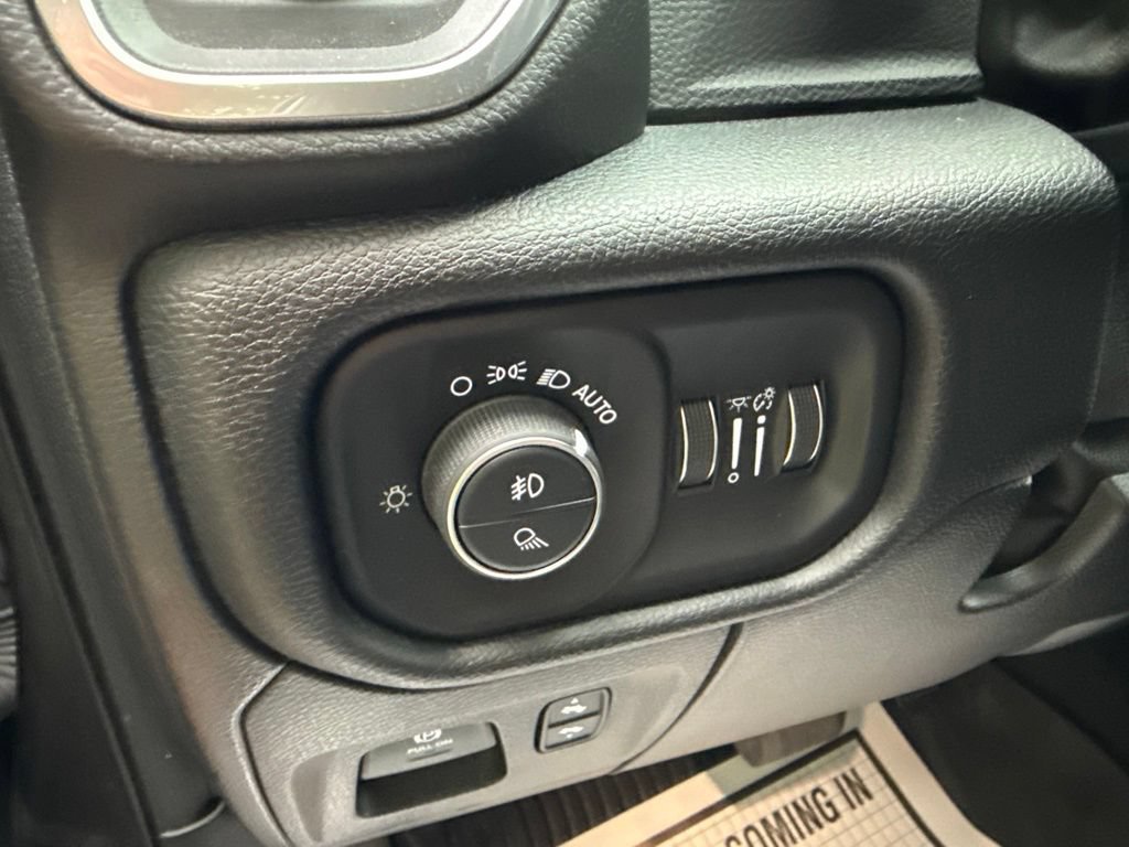 Used 2019 RAM 1500 Laramie AWD/4WD image 22