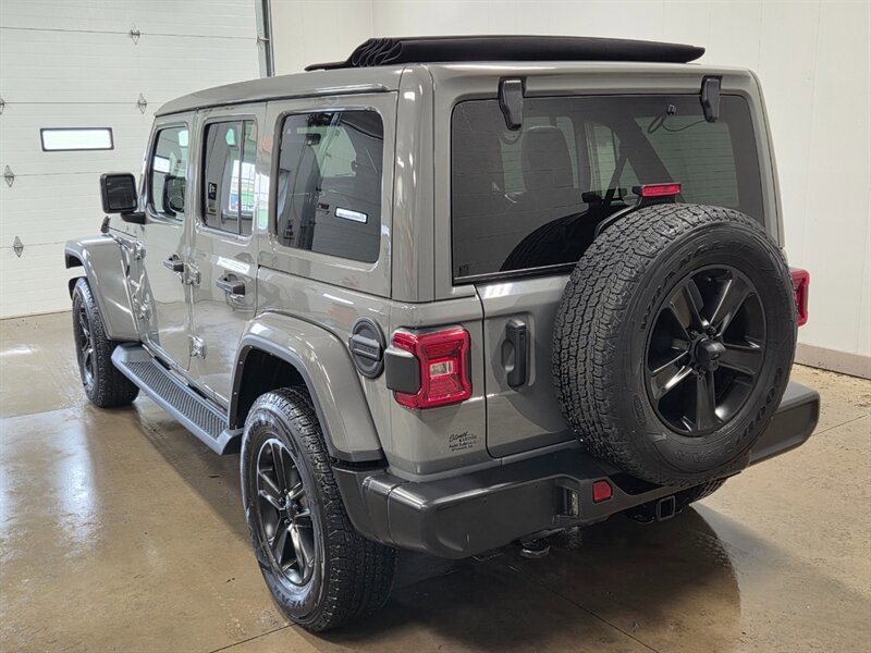 Used 2022 Jeep Wrangler Unlimited Sahara w/ LED Lighting Group AWD/4WD image 6
