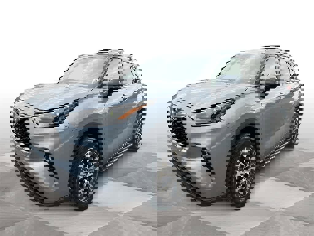 Used 2023 Toyota Highlander XLE image 1