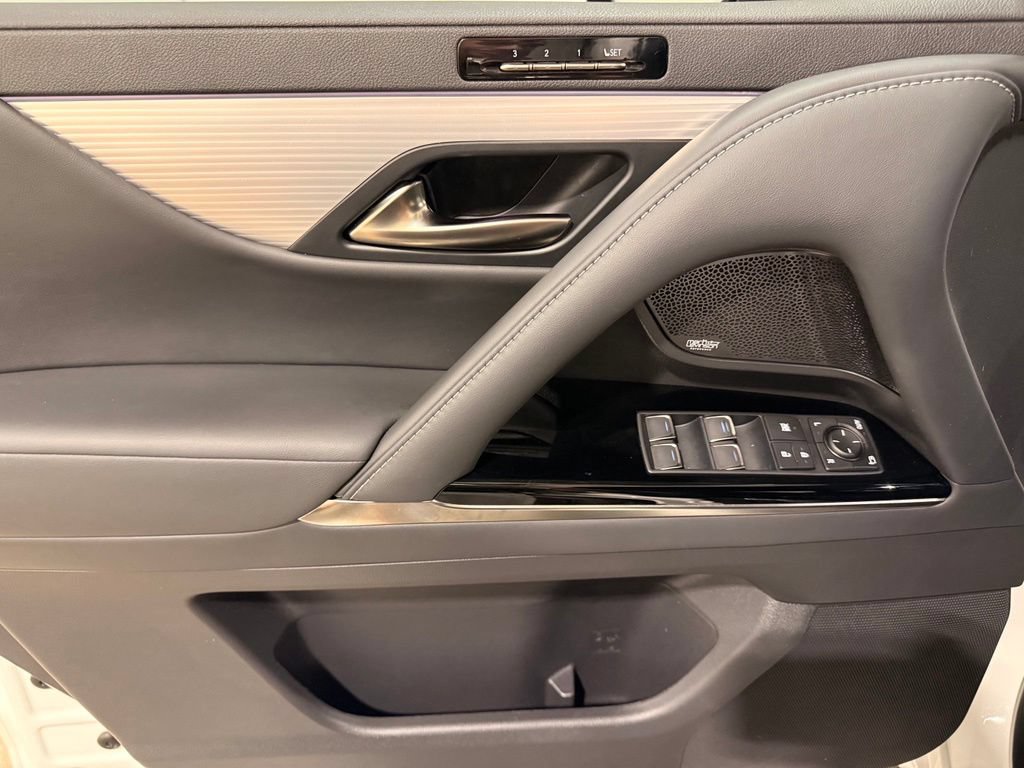 Used 2024 Lexus LX 600 F Sport AWD/4WD image 12