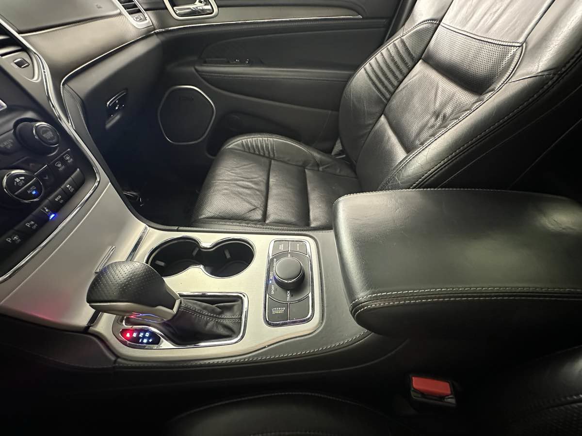 Used 2018 Jeep Grand Cherokee SRT AWD/4WD image 41